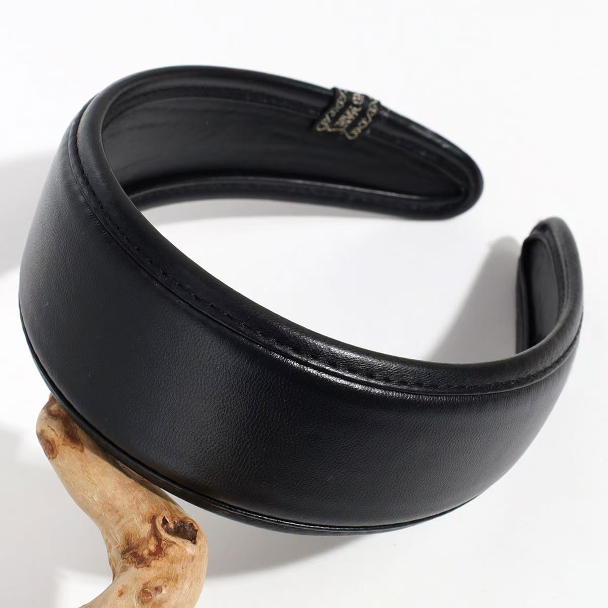 Bando Kulit Retro untuk Wanita - Leatherwork Rings ulasan dan harga